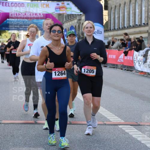 06.09.2026 - CURREX Alsterlauf Strokosch-Dieckow http://msf.ph/oto/10145950 06.09.2026 11:52:17 Ziel 1059, 1120, 1186, 1205, 1206, 1210, 1215, 1244, 1266, 1304, 1330 meine-sportfotos.de