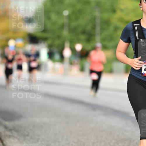 06.09.2026 - CURREX Alsterlauf Dr. Thomas Lammeyer http://msf.ph/oto/10145962 06.09.2026 10:20:02 Laufen 2984 meine-sportfotos.de