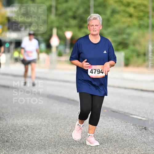 06.09.2026 - CURREX Alsterlauf Dr. Thomas Lammeyer http://msf.ph/oto/10146063 06.09.2026 10:20:25 Laufen 4794 meine-sportfotos.de