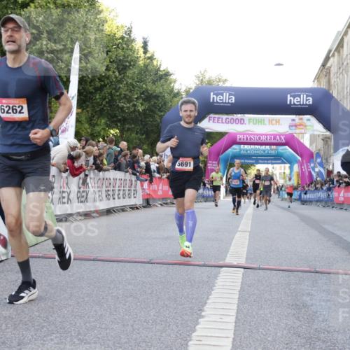 06.09.2026 - CURREX Alsterlauf Yannick Fuchs http://msf.ph/oto/10146070 06.09.2026 09:47:49 Ziel 2850, 5704, 6228, 6262, 6378, 8189 meine-sportfotos.de