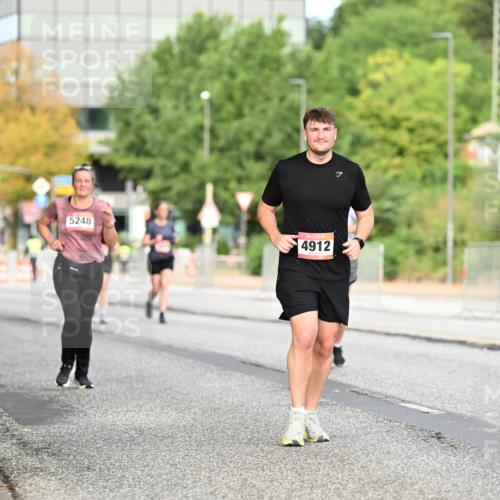 06.09.2026 - CURREX Alsterlauf Dr. Thomas Lammeyer http://msf.ph/oto/10146081 06.09.2026 10:20:34 Laufen 5248, 4912 meine-sportfotos.de