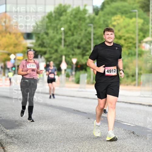 06.09.2026 - CURREX Alsterlauf Dr. Thomas Lammeyer http://msf.ph/oto/10146088 06.09.2026 10:20:34 Laufen 5248, 4912 meine-sportfotos.de