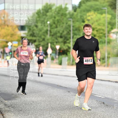 06.09.2026 - CURREX Alsterlauf Dr. Thomas Lammeyer http://msf.ph/oto/10146089 06.09.2026 10:20:34 Laufen 5248, 4912 meine-sportfotos.de