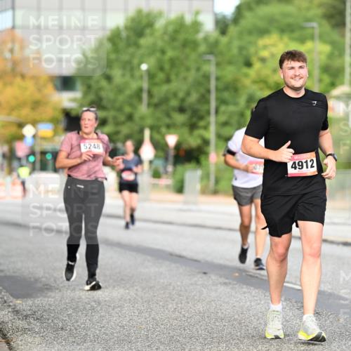 06.09.2026 - CURREX Alsterlauf Dr. Thomas Lammeyer http://msf.ph/oto/10146094 06.09.2026 10:20:35 Laufen 5248, 4912 meine-sportfotos.de