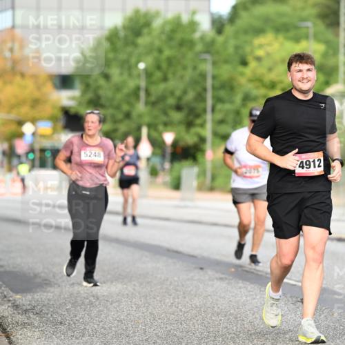 06.09.2026 - CURREX Alsterlauf Dr. Thomas Lammeyer http://msf.ph/oto/10146095 06.09.2026 10:20:35 Laufen 5248, 4912 meine-sportfotos.de