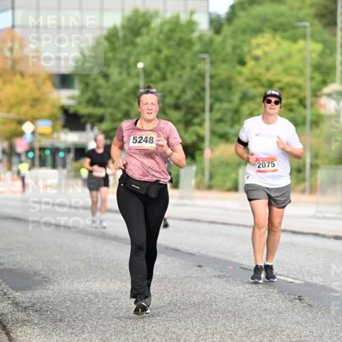 06.09.2026 - CURREX Alsterlauf Dr. Thomas Lammeyer http://msf.ph/oto/10146108 06.09.2026 10:20:37 Laufen 5248, 2075 meine-sportfotos.de
