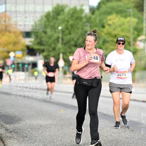 06.09.2026 - CURREX Alsterlauf Dr. Thomas Lammeyer http://msf.ph/oto/10146114 06.09.2026 10:20:38 Laufen 48, 2075 meine-sportfotos.de