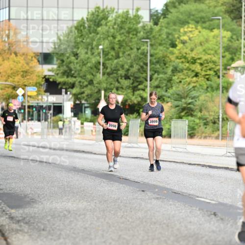 06.09.2026 - CURREX Alsterlauf Dr. Thomas Lammeyer http://msf.ph/oto/10146132 06.09.2026 10:20:40 Laufen 3998, 3999 meine-sportfotos.de