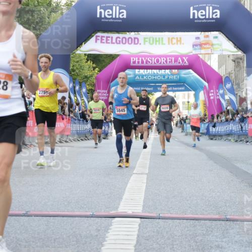 06.09.2026 - CURREX Alsterlauf Yannick Fuchs http://msf.ph/oto/10146183 06.09.2026 09:47:51 Ziel 2759, 5020, 5704, 5845, 6228, 6262 meine-sportfotos.de