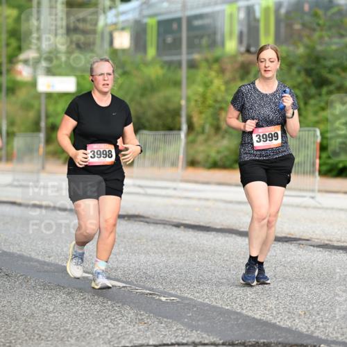 06.09.2026 - CURREX Alsterlauf Dr. Thomas Lammeyer http://msf.ph/oto/10146187 06.09.2026 10:20:48 Laufen 3998, 3999 meine-sportfotos.de