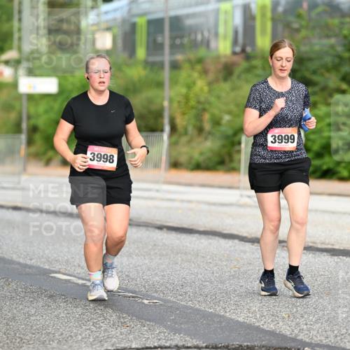 06.09.2026 - CURREX Alsterlauf Dr. Thomas Lammeyer http://msf.ph/oto/10146191 06.09.2026 10:20:48 Laufen 3998, 3999 meine-sportfotos.de