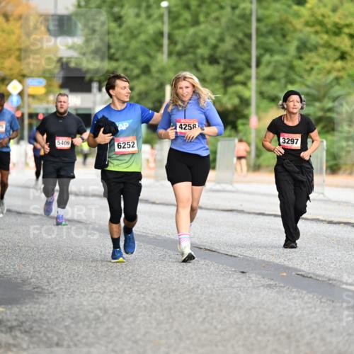 06.09.2026 - CURREX Alsterlauf Dr. Thomas Lammeyer http://msf.ph/oto/10146225 06.09.2026 10:21:02 Laufen 6325, 5409, 6252, 4258, 3297 meine-sportfotos.de