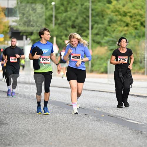 06.09.2026 - CURREX Alsterlauf Dr. Thomas Lammeyer http://msf.ph/oto/10146235 06.09.2026 10:21:03 Laufen 6325, 5409, 6252, 4258, 3297 meine-sportfotos.de