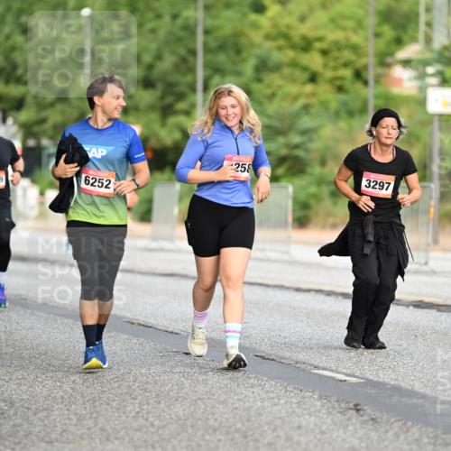 06.09.2026 - CURREX Alsterlauf Dr. Thomas Lammeyer http://msf.ph/oto/10146241 06.09.2026 10:21:04 Laufen 5409, 6252, 258, 3297 meine-sportfotos.de