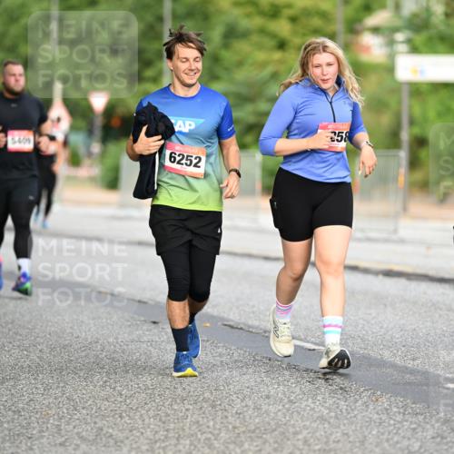 06.09.2026 - CURREX Alsterlauf Dr. Thomas Lammeyer http://msf.ph/oto/10146254 06.09.2026 10:21:06 Laufen 5409, 6252, 258, 3297 meine-sportfotos.de