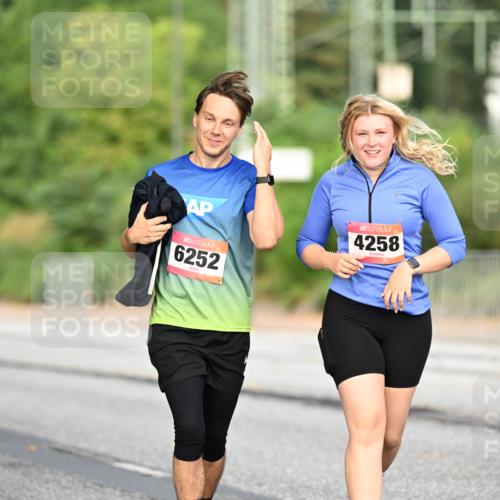 06.09.2026 - CURREX Alsterlauf Dr. Thomas Lammeyer http://msf.ph/oto/10146269 06.09.2026 10:21:07 Laufen 5409, 6252, 4258 meine-sportfotos.de