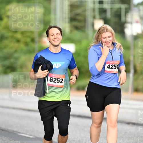 06.09.2026 - CURREX Alsterlauf Dr. Thomas Lammeyer http://msf.ph/oto/10146274 06.09.2026 10:21:08 Laufen 5409, 6252, 4258 meine-sportfotos.de