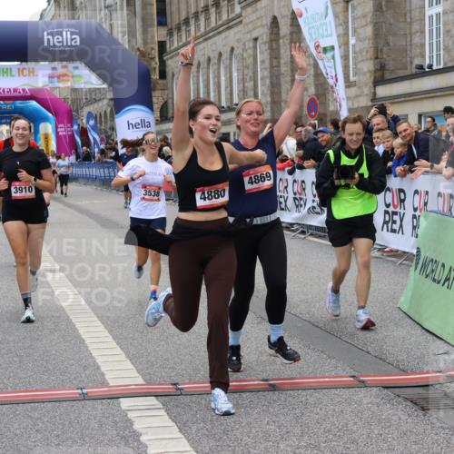 06.09.2026 - CURREX Alsterlauf Strokosch-Dieckow http://msf.ph/oto/10146293 06.09.2026 10:21:54 Ziel 2667, 2668, 2669, 3106, 3538, 3904, 3910, 4025, 4869, 4880, 5508, 8232 meine-sportfotos.de