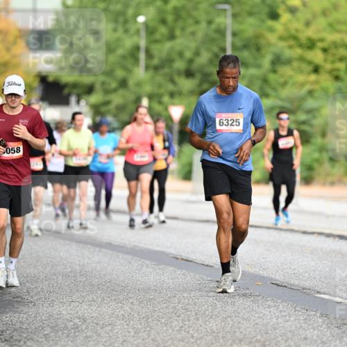 06.09.2026 - CURREX Alsterlauf Dr. Thomas Lammeyer http://msf.ph/oto/10146303 06.09.2026 10:21:12 Laufen 058, 6325 meine-sportfotos.de