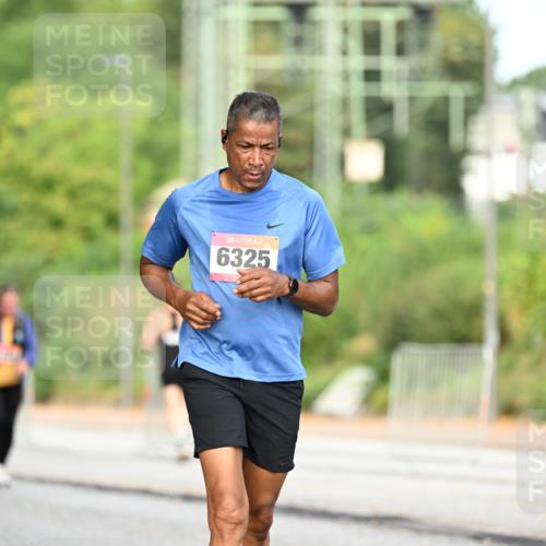 06.09.2026 - CURREX Alsterlauf Dr. Thomas Lammeyer http://msf.ph/oto/10146328 06.09.2026 10:21:16 Laufen 6325 meine-sportfotos.de