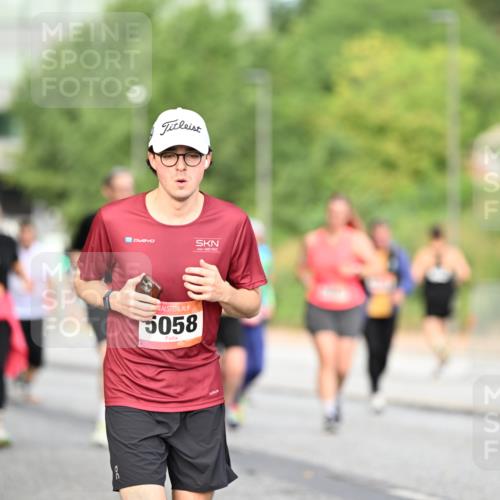 06.09.2026 - CURREX Alsterlauf Dr. Thomas Lammeyer http://msf.ph/oto/10146332 06.09.2026 10:21:17 Laufen 5058 meine-sportfotos.de
