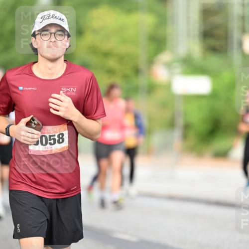 06.09.2026 - CURREX Alsterlauf Dr. Thomas Lammeyer http://msf.ph/oto/10146342 06.09.2026 10:21:18 Laufen 04, 058 meine-sportfotos.de