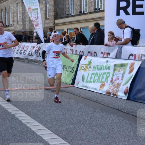 06.09.2026 - CURREX Alsterlauf Strokosch-Dieckow http://msf.ph/oto/10146400 06.09.2026 11:53:03 Ziel 1001, 1040, 1184, 1283, 1293, 4802, 8155, 8300 meine-sportfotos.de