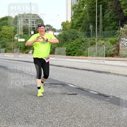 06.09.2026 - CURREX Alsterlauf Dr. Thomas Lammeyer http://msf.ph/oto/10146442 06.09.2026 10:21:36 Laufen 5944 meine-sportfotos.de