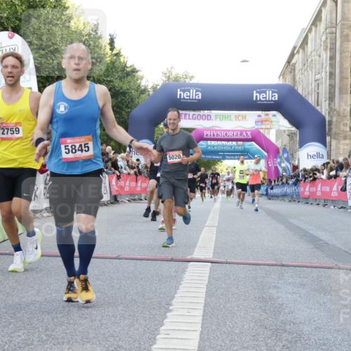 06.09.2026 - CURREX Alsterlauf Yannick Fuchs http://msf.ph/oto/10146466 06.09.2026 09:47:55 Ziel 2114, 2759, 4145, 4718, 4743, 5020, 5219, 5704, 5845, 6228, 6262 meine-sportfotos.de
