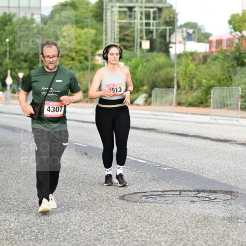 06.09.2026 - CURREX Alsterlauf Dr. Thomas Lammeyer http://msf.ph/oto/10146486 06.09.2026 10:21:47 Laufen 3043, 4307, 013 meine-sportfotos.de