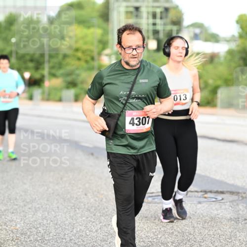 06.09.2026 - CURREX Alsterlauf Dr. Thomas Lammeyer http://msf.ph/oto/10146496 06.09.2026 10:21:48 Laufen 4307, 013 meine-sportfotos.de