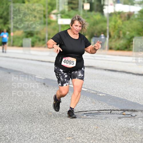 06.09.2026 - CURREX Alsterlauf Dr. Thomas Lammeyer http://msf.ph/oto/10146631 06.09.2026 10:22:08 Laufen 4095 meine-sportfotos.de