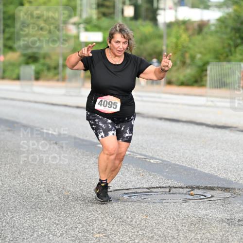 06.09.2026 - CURREX Alsterlauf Dr. Thomas Lammeyer http://msf.ph/oto/10146632 06.09.2026 10:22:08 Laufen 4095 meine-sportfotos.de