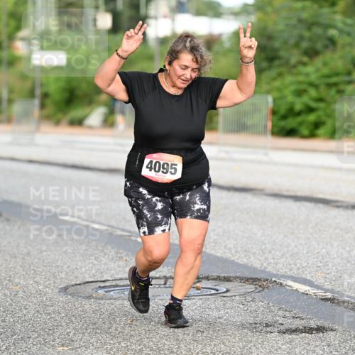 06.09.2026 - CURREX Alsterlauf Dr. Thomas Lammeyer http://msf.ph/oto/10146638 06.09.2026 10:22:09 Laufen 4095 meine-sportfotos.de