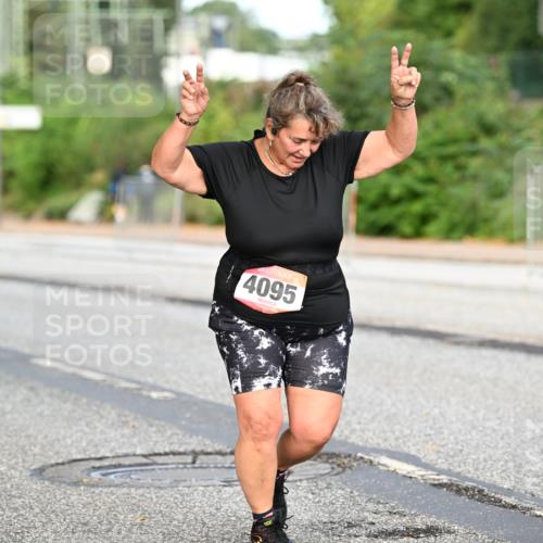 06.09.2026 - CURREX Alsterlauf Dr. Thomas Lammeyer http://msf.ph/oto/10146644 06.09.2026 10:22:09 Laufen 4095 meine-sportfotos.de