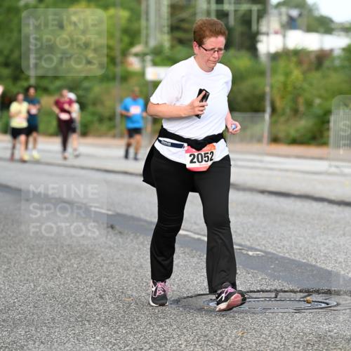 06.09.2026 - CURREX Alsterlauf Dr. Thomas Lammeyer http://msf.ph/oto/10146668 06.09.2026 10:22:14 Laufen 2052 meine-sportfotos.de