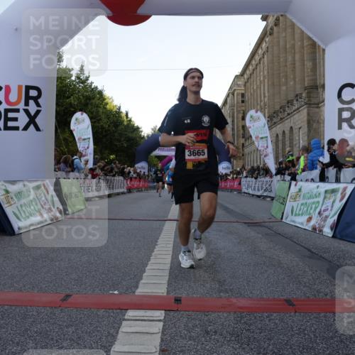 06.09.2026 - CURREX Alsterlauf Yannick Fuchs http://msf.ph/oto/10146701 06.09.2026 09:48:06 Ziel 2114, 2134, 2463, 3632, 3665, 4743, 5076, 5219, 5804, 5932, 6009 meine-sportfotos.de