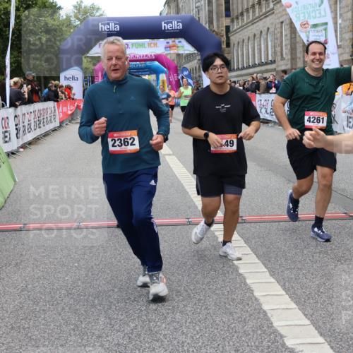 06.09.2026 - CURREX Alsterlauf Strokosch-Dieckow http://msf.ph/oto/10146751 06.09.2026 10:22:09 Ziel 2362, 2422, 2481, 2612, 2613, 3427, 3474, 3707, 4118, 4260, 4261, 4485, 4486, 5149, 5431, 5897 meine-sportfotos.de