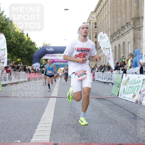 06.09.2026 - CURREX Alsterlauf Yannick Fuchs http://msf.ph/oto/10146819 06.09.2026 09:48:07 Ziel 2114, 2134, 2463, 3632, 3665, 4405, 4472, 4743, 5076, 5315, 5804, 5932, 6009 meine-sportfotos.de