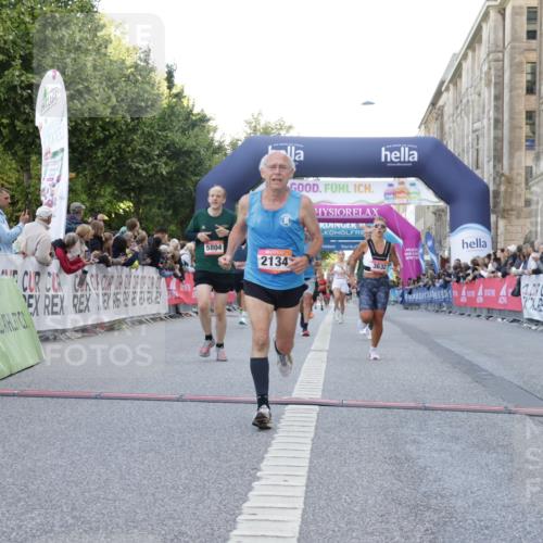 06.09.2026 - CURREX Alsterlauf Yannick Fuchs http://msf.ph/oto/10146846 06.09.2026 09:48:09 Ziel 2134, 2463, 3632, 3665, 4405, 4472, 5315, 5804, 5932, 6009 meine-sportfotos.de