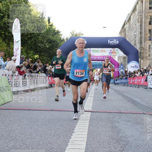06.09.2026 - CURREX Alsterlauf Yannick Fuchs http://msf.ph/oto/10146852 06.09.2026 09:48:09 Ziel 2134, 2463, 3632, 3665, 4405, 4472, 5315, 5804, 5932, 6009 meine-sportfotos.de