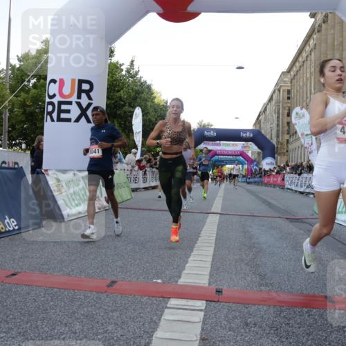 06.09.2026 - CURREX Alsterlauf Yannick Fuchs http://msf.ph/oto/10146972 06.09.2026 09:48:16 Ziel 2104, 2134, 2275, 2746, 3632, 3878, 4254, 4405, 4472, 4583, 5153, 5315, 5804, 6414, 8041 meine-sportfotos.de