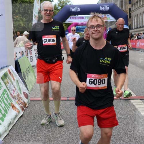 06.09.2026 - CURREX Alsterlauf Strokosch-Dieckow http://msf.ph/oto/10147320 06.09.2026 10:23:45 Ziel 3424, 3578, 3582, 4450, 4659, 6090, 8144 meine-sportfotos.de