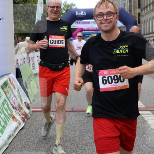 06.09.2026 - CURREX Alsterlauf Strokosch-Dieckow http://msf.ph/oto/10147327 06.09.2026 10:23:45 Ziel 3424, 3578, 3582, 4450, 4659, 6090, 8144 meine-sportfotos.de