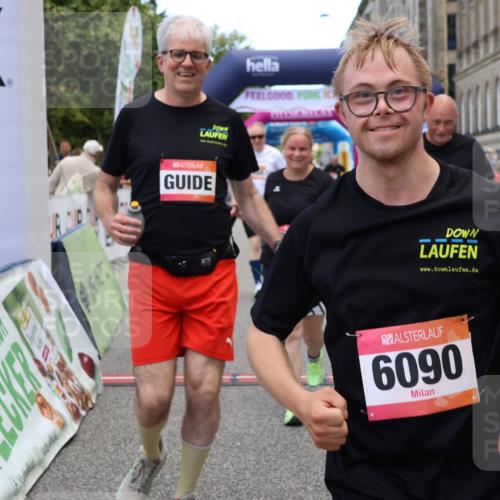 06.09.2026 - CURREX Alsterlauf Strokosch-Dieckow http://msf.ph/oto/10147331 06.09.2026 10:23:45 Ziel 3424, 3578, 3582, 4450, 4659, 6090, 8144 meine-sportfotos.de