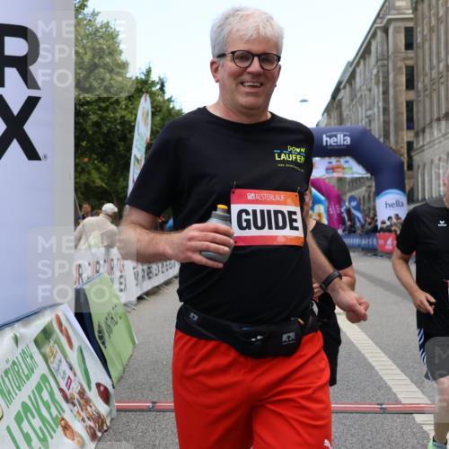 06.09.2026 - CURREX Alsterlauf Strokosch-Dieckow http://msf.ph/oto/10147338 06.09.2026 10:23:46 Ziel 3424, 3578, 3582, 4450, 4659, 6090, 8144 meine-sportfotos.de