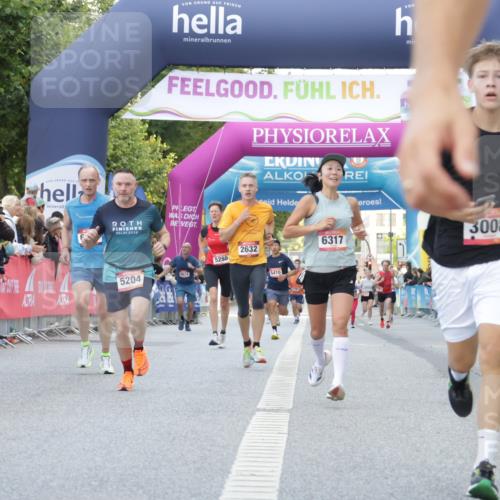 06.09.2026 - CURREX Alsterlauf Yannick Fuchs http://msf.ph/oto/10147389 06.09.2026 09:48:44 Ziel 2081, 2088, 2480, 2632, 3008, 4359, 5204, 5245, 5450, 5941, 6061, 6198, 6317, 8223 meine-sportfotos.de