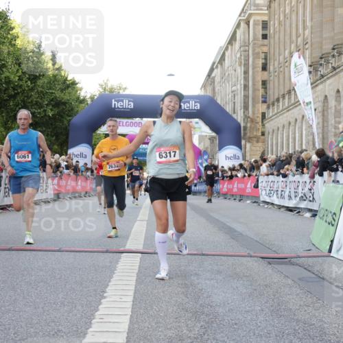 06.09.2026 - CURREX Alsterlauf Yannick Fuchs http://msf.ph/oto/10147463 06.09.2026 09:48:47 Ziel 2081, 2088, 2480, 2632, 3008, 4359, 5204, 5245, 5280, 5410, 5450, 6061, 6317 meine-sportfotos.de