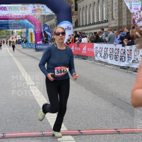 06.09.2026 - CURREX Alsterlauf Strokosch-Dieckow http://msf.ph/oto/10147509 06.09.2026 10:24:31 Ziel 2662, 3899, 3900, 5604, 5842 meine-sportfotos.de