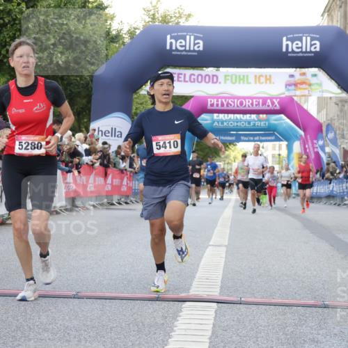 06.09.2026 - CURREX Alsterlauf Yannick Fuchs http://msf.ph/oto/10147546 06.09.2026 09:48:51 Ziel 2632, 3008, 3074, 5204, 5280, 5410, 5929, 6061, 6317 meine-sportfotos.de